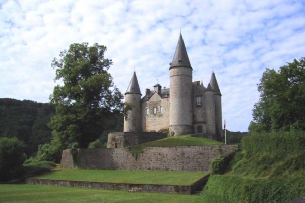 Le Château de Vêves - Domaine de La Carriere